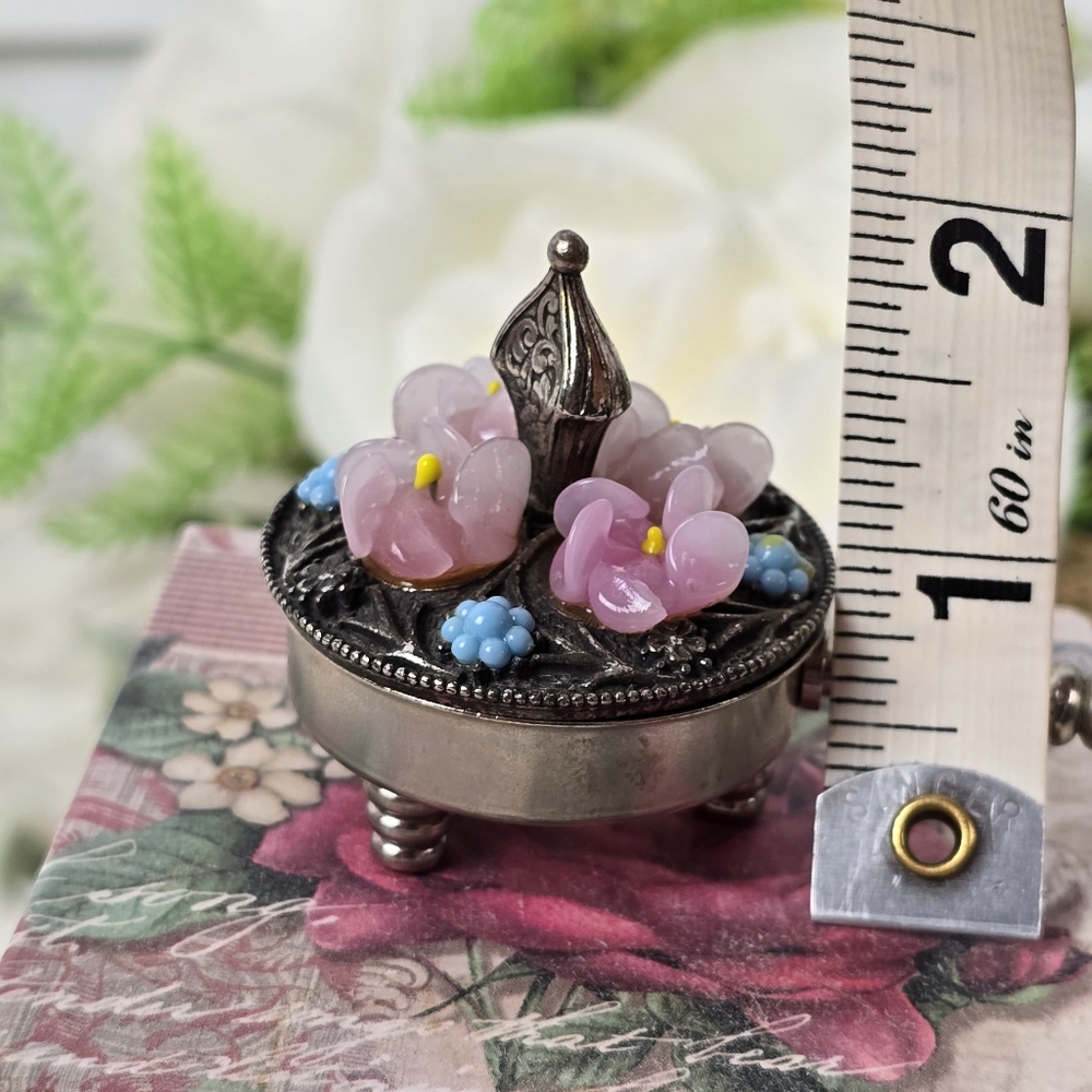 Vintage Mini Trinket Box in the Shape of a Pan - Picture 11 of 15